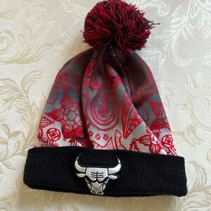 PROJECT ROCK Men's Pom Knit Beanie
Hat